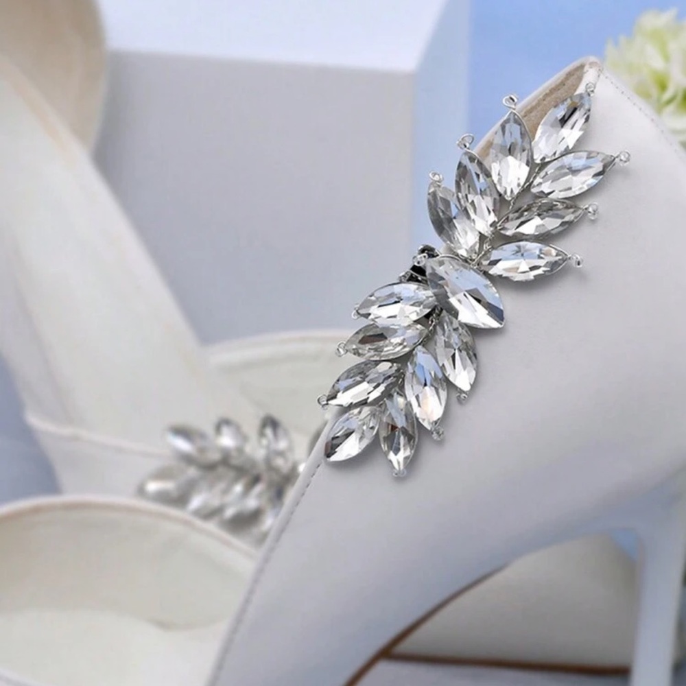 🪩 Embellished Shoe Clips 🪩 - Picture 4 of 4